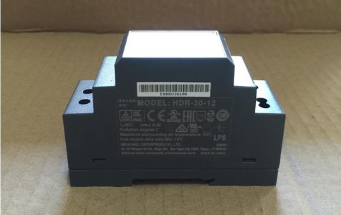 安全高效，明緯機殼型電源護航您的設備